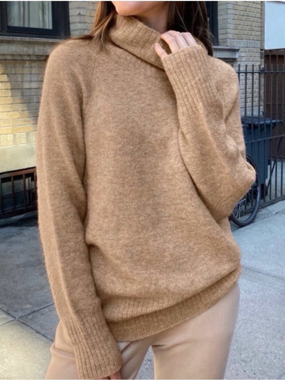 Aritzia Plutarch Sweater XS Camel